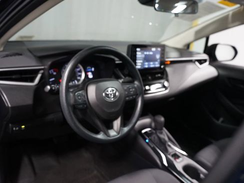 Used 2022 Toyota Corolla LE image 11