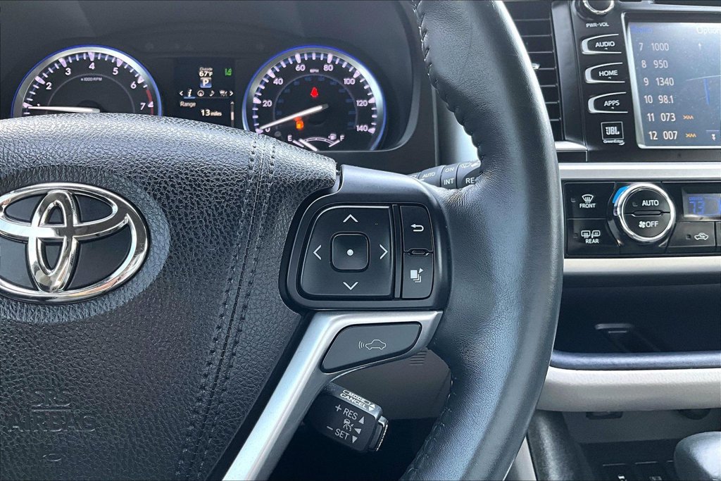 Used 2016 Toyota Highlander Limited w/ Driver Technology Package AWD/4WD image 19