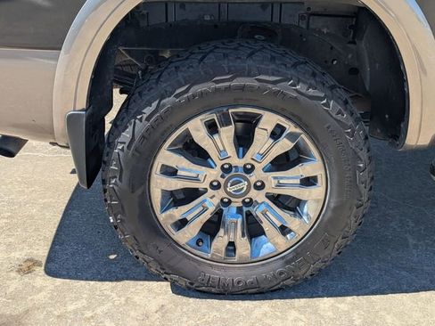 Used 2019 Nissan Titan Platinum Reserve image 3