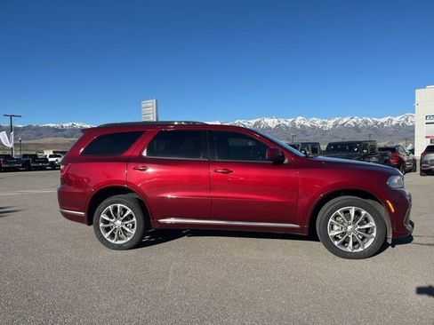 Used 2022 Dodge Durango SXT w/ Anodized Platinum Package image 2