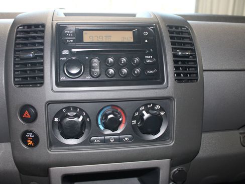 Used 2005 Nissan Pathfinder SE image 17