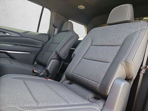 New 2026 Chevrolet Traverse LT w/ LPO, Floor Liner Package image 16