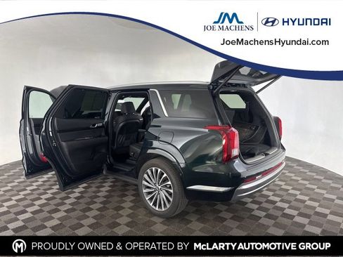 Certified 2025 Hyundai Palisade Calligraphy image 16