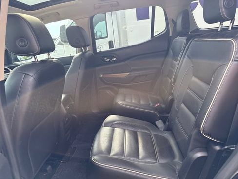 Used 2018 GMC Acadia Denali w/ Technology Package AWD/4WD image 9