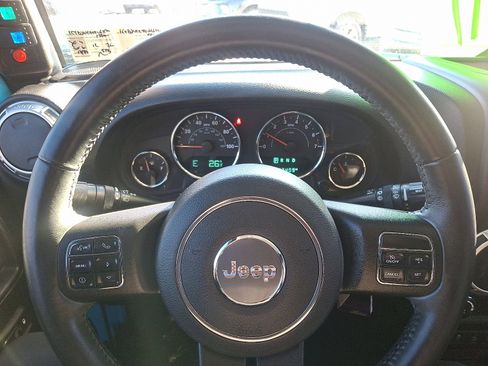 Used 2017 Jeep Wrangler Unlimited Sahara w/ Connectivity Group image 18