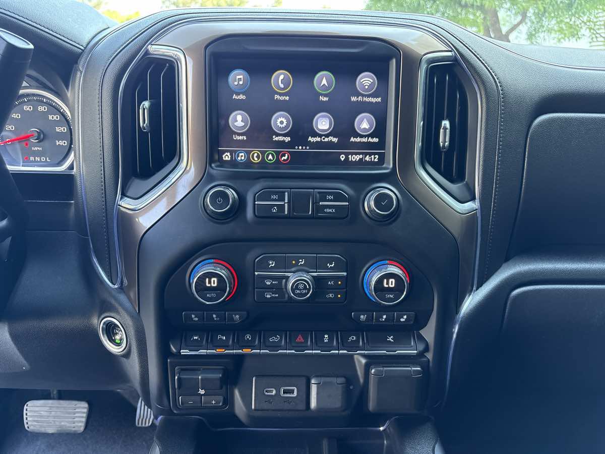 Used 2019 Chevrolet Silverado 1500 High Country w/ Technology Package AWD/4WD image 22