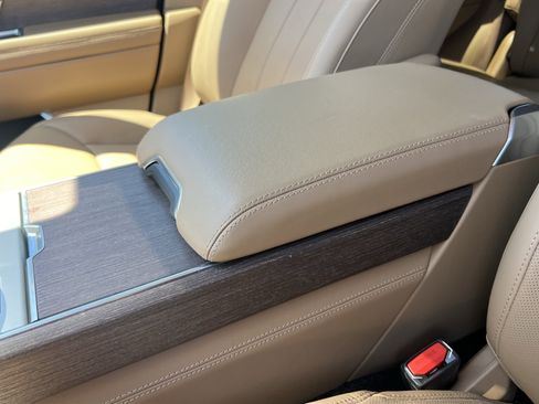 Used 2025 Land Rover Range Rover SE AWD/4WD image 29