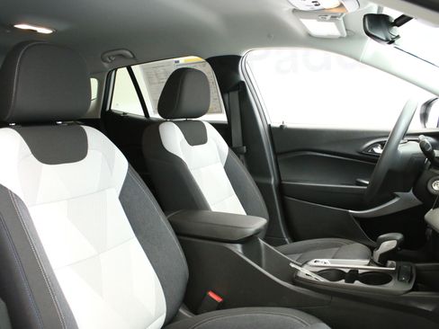 Used 2024 Chevrolet Trax LS w/ Driver Confidence Package FWD image 33