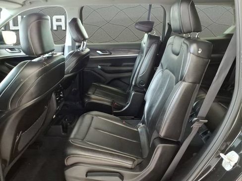 Used 2023 Jeep Grand Cherokee L Limited AWD/4WD image 17