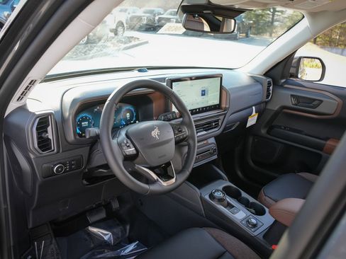 New 2026 Ford Bronco Sport Outer Banks w/ Sasquatch Outer Banks Package image 13