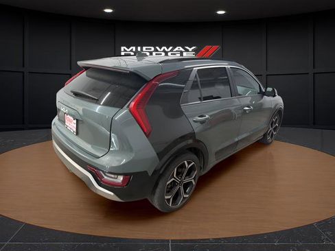 Used 2023 Kia Niro SX Touring FWD image 4