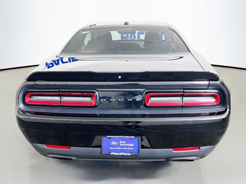 Used 2019 Dodge Challenger R/T RWD image 8