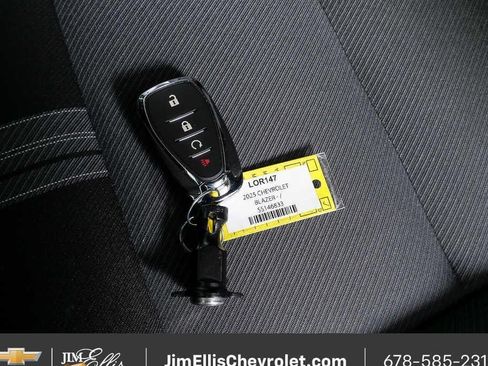 Certified 2025 Chevrolet Blazer LT FWD image 23