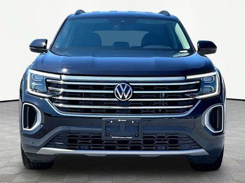 Used 2024 Volkswagen Atlas SE AWD/4WD image 2