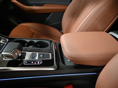 Used 2022 Audi Q8 Premium Plus w/ Premium Plus Package image 25