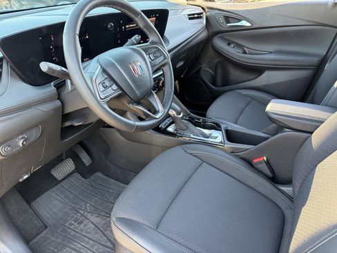 Certified 2025 Buick Encore GX Preferred w/ Comfort Package FWD image 19