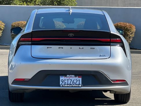 Certified 2023 Toyota Prius LE FWD image 8