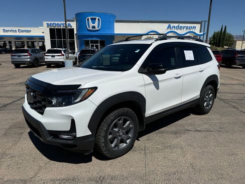 Certified 2025 Honda Passport TrailSport image 1
