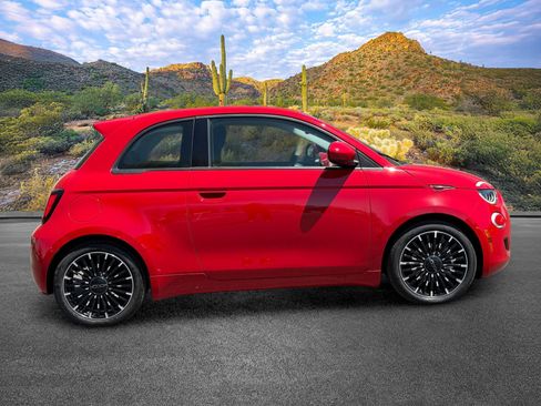 Used 2024 FIAT 500 e (RED) FWD image 3