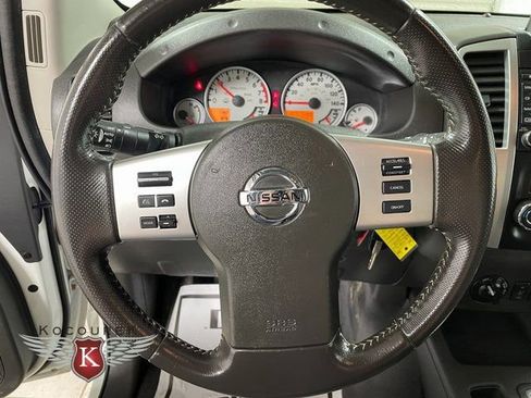 Used 2018 Nissan Frontier PRO-4X AWD/4WD image 15