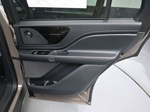 New 2026 Lincoln Aviator Reserve image 19