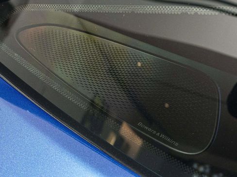 Used 2023 McLaren Artura RWD image 39