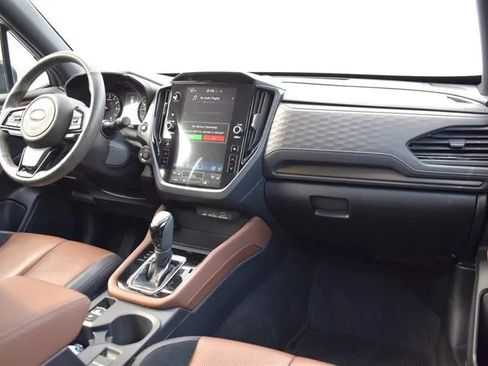Used 2025 Subaru Forester Touring w/ Popular Package - Touring AWD/4WD image 13