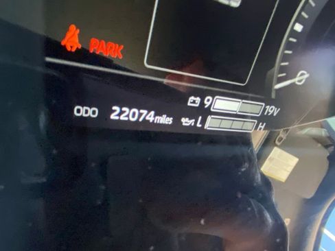 Used 2023 Toyota Tundra Platinum image 5