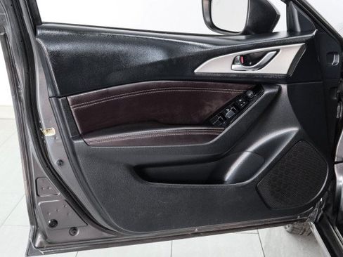 Used 2018 MAZDA MAZDA3 Touring FWD image 42