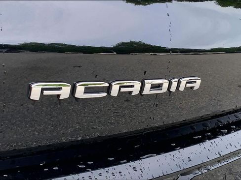 Used 2025 GMC Acadia Denali FWD image 30