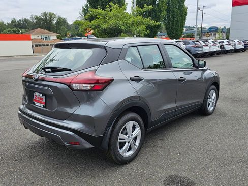 New 2025 Nissan Kicks Play S image 3