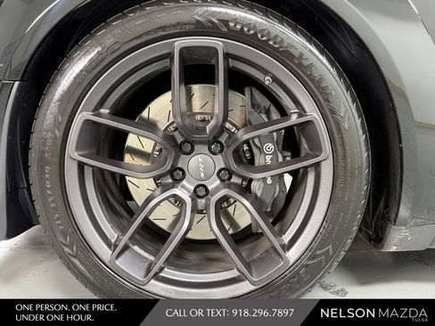 Used 2018 Dodge Challenger SRT Hellcat RWD image 11