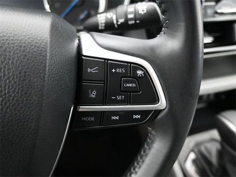 Used 2022 Toyota Highlander XLE image 20