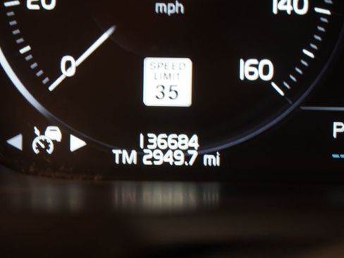 Used 2016 Volvo XC90 T6 Inscription w/ Vision Package image 5