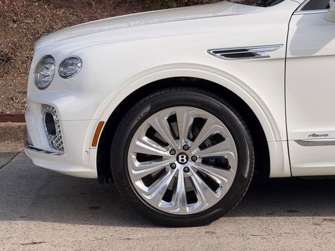 Used 2023 Bentley Bentayga image 6