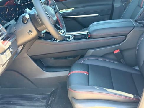 New 2026 Chevrolet Traverse RS w/ LPO, Floor Liner Package FWD image 31