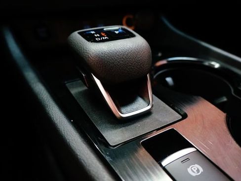 Certified 2025 Nissan Rogue SV AWD/4WD image 21