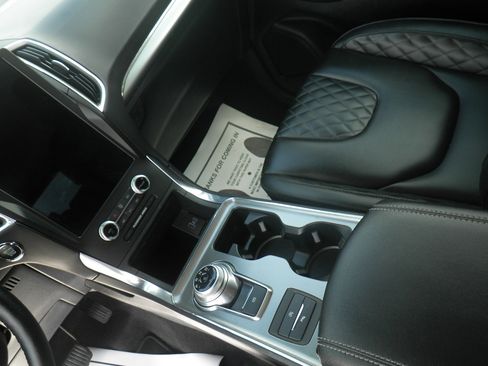 Certified 2024 Ford Edge Titanium image 20