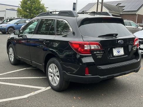 Used 2016 Subaru Outback 2.5i Premium image 5