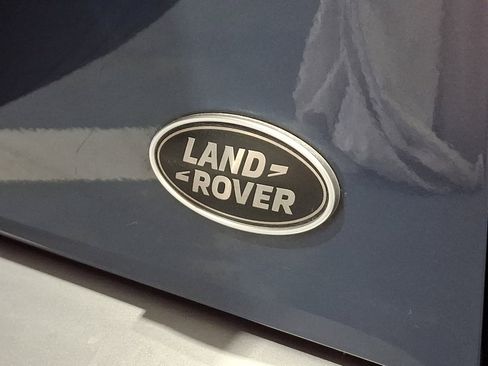 Used 2021 Land Rover Defender 110 SE image 29