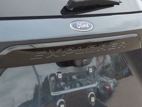 Used 2022 Ford Explorer ST w/ Equipment Group 401A image 13