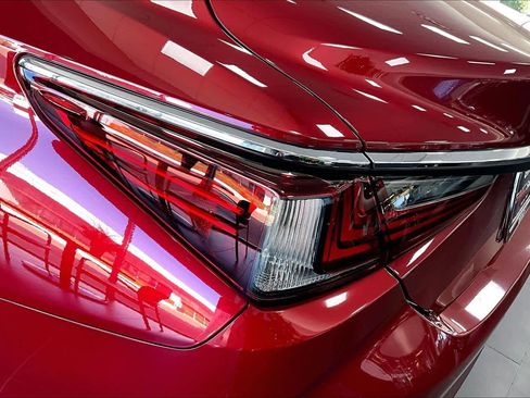 Used 2024 Lexus ES 250 w/ Premium Package image 52