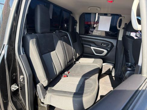 Used 2017 Nissan Titan SV AWD/4WD image 30