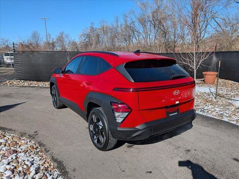 Used 2025 Hyundai Kona SEL image 3