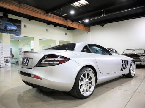 Used 2006 Mercedes-Benz SLR image 5