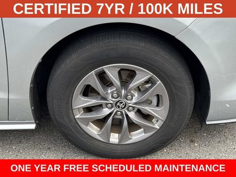 Used 2023 Toyota Sienna LE w/ LE Plus Package FWD image 7
