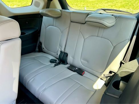 Used 2025 Honda Pilot Elite image 14