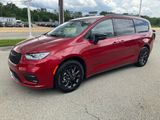 New 2025 Chrysler Pacifica Select w/ Fav Edition Package image 3