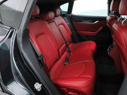 Certified 2022 Maserati Levante GT image 14