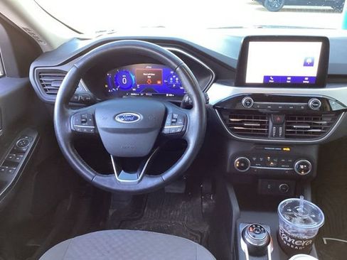 Used 2020 Ford Escape SE Sport image 17